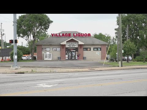 Man shot and killed outside liquor store on Indy's west side - YouTube