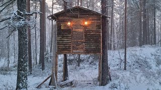 Bushcraft Camping at Insulated and Warm Treehouse