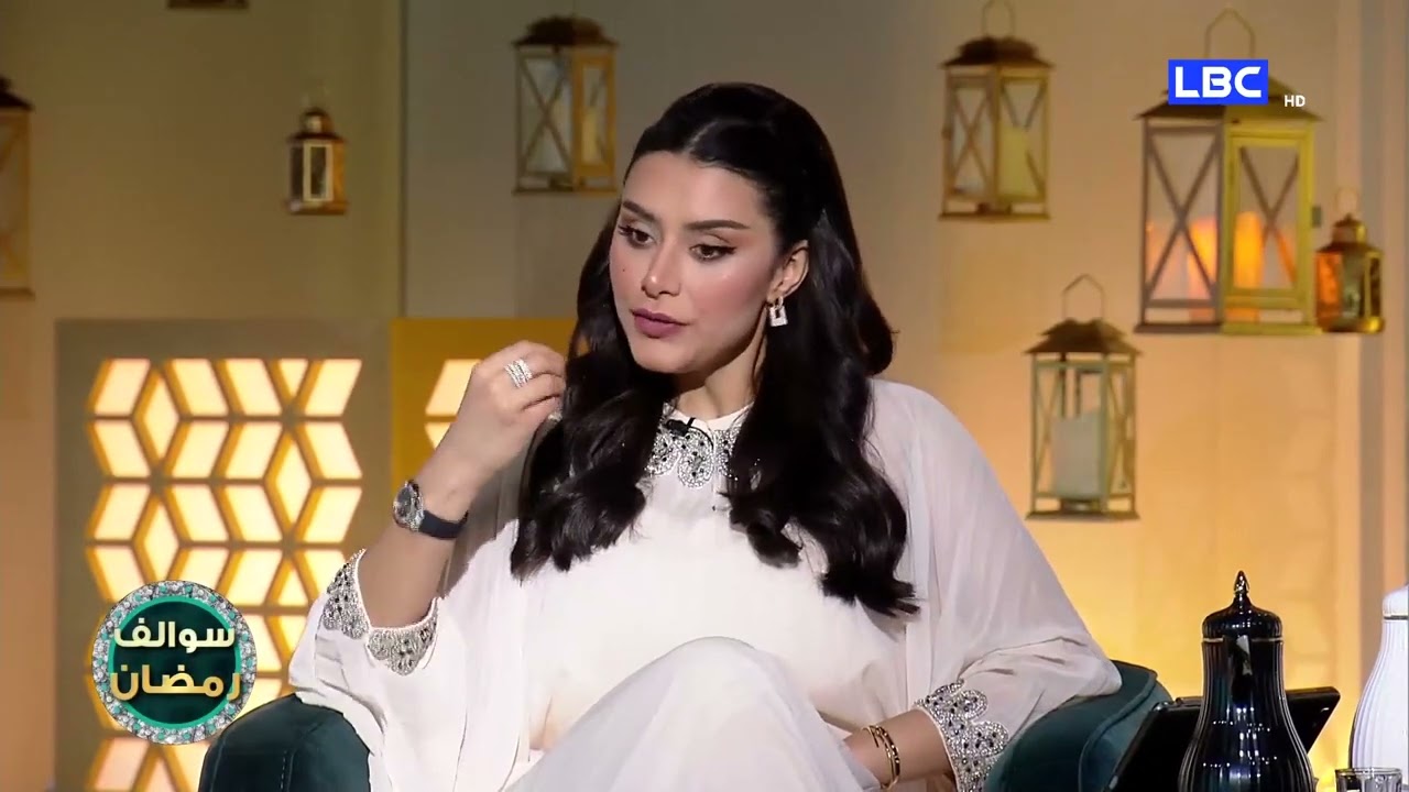 سوالف رمضان | طوني الشمري يكشف سر المقطع الشهير له في التلفزيون وتحدي المذيع في اللغة العربية