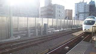 小田急ﾛﾏﾝｽｶｰVSE使用 特急さがみ70号 登戸駅通過