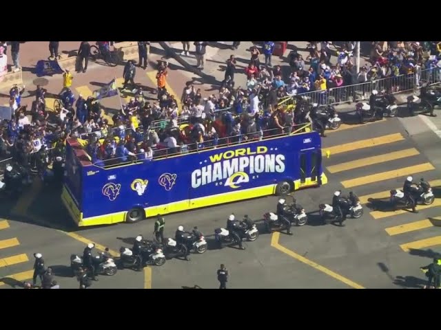 Rams fans cheer Super Bowl champs at LA victory parade