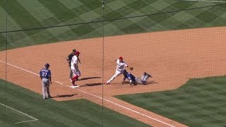 TEX@LAA: Andrus drives in a run on a fielder's choice