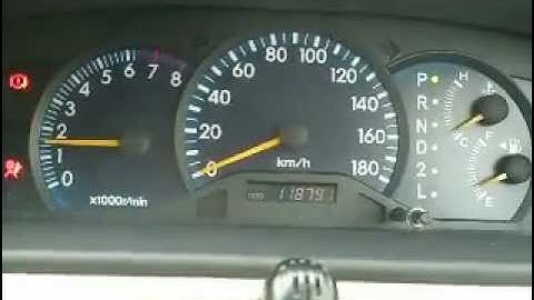 Toyota Corolla Runx X 2003 (Damaged) No.219