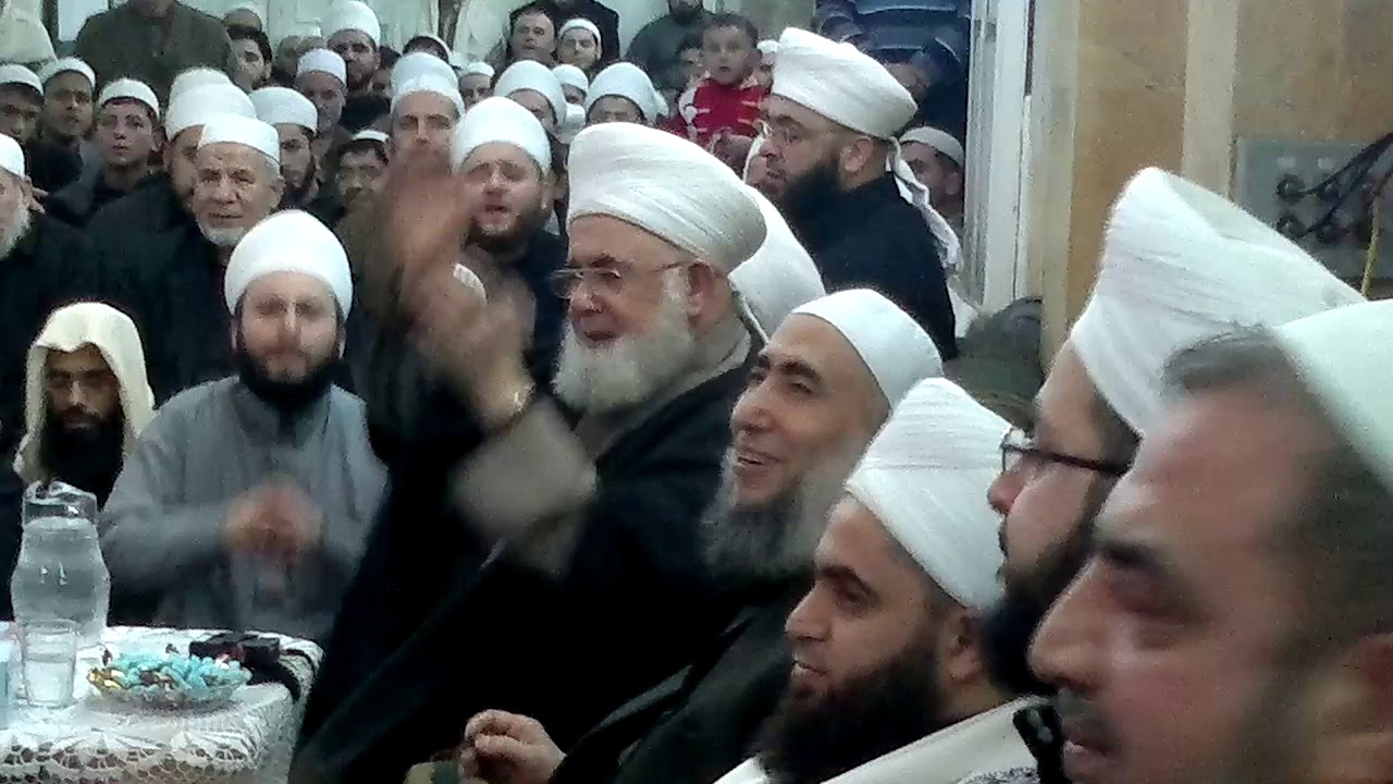 حمدي كنجو في حضرة الشيخ المربي العارف بالله بكري الحياني حفظه الله تعالى. من رياض جامع الكريمية_حلب