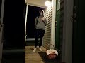 Mysterious Figure Leaves a Basket at the Door and Disappears — Caught on Doorbell Camera 🎥🧺