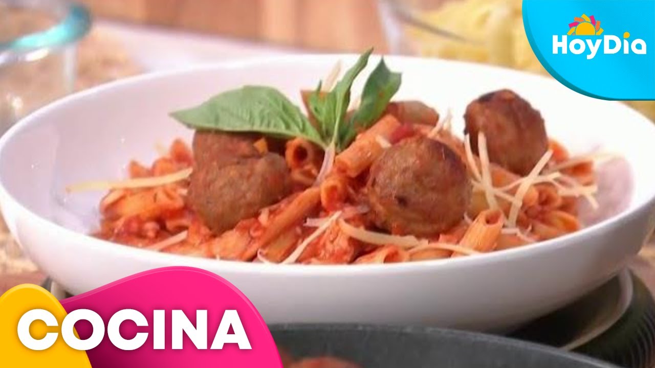 Inicia la semana con unas jugosas albóndigas en salsa | Hoy Día | Telemundo