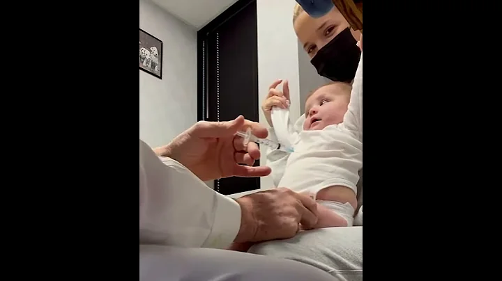 Amazing doc trick. Little girl didn't feel injection after doctor distraction technique, watch