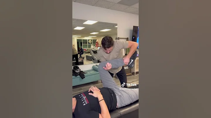 This is what it's like to get your KNEE ADJUSTED! #chiropractor #shorts #satisfying