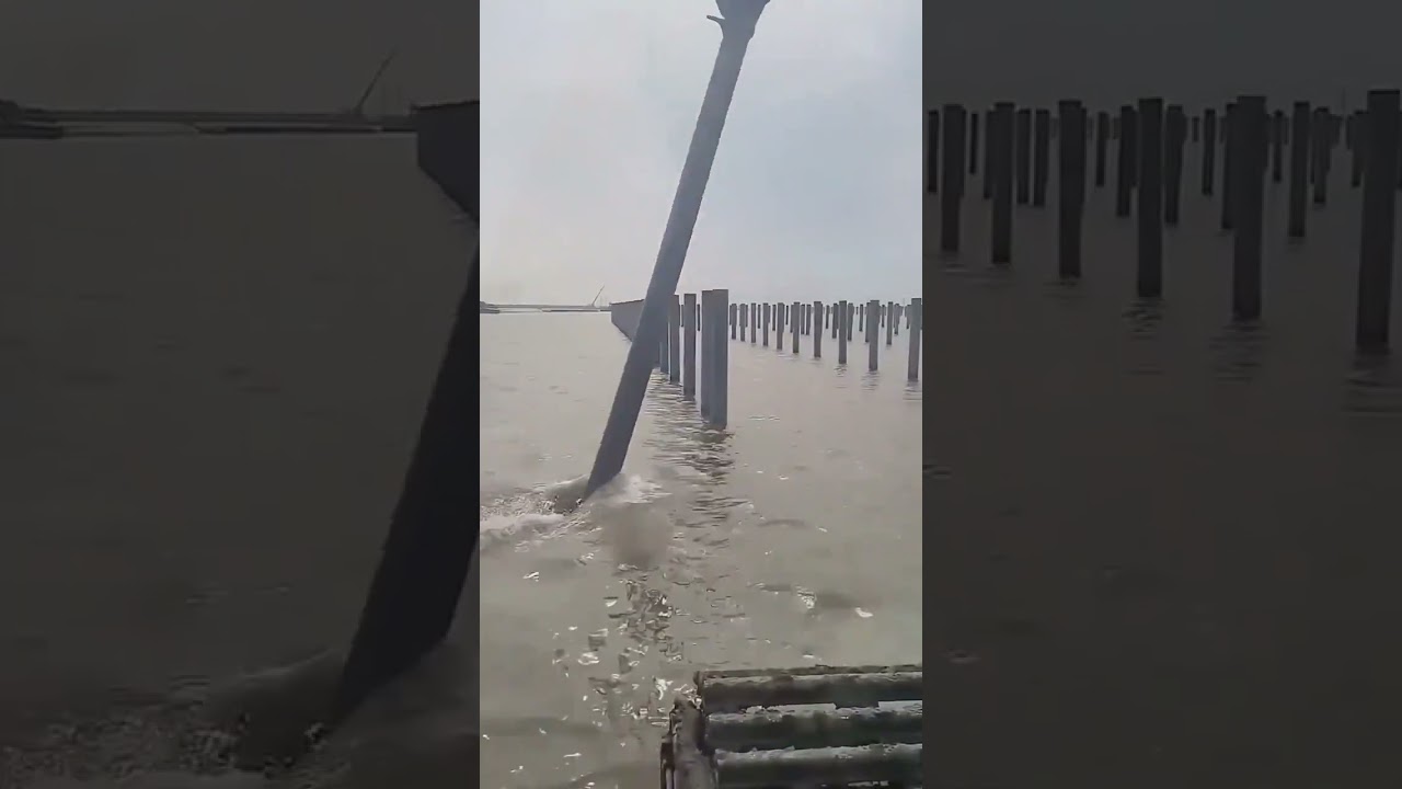 The Process of Building Flood Control Dikes | 🇺🇸🇬🇧🇨🇦 