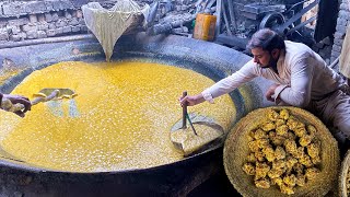 Jaggery Making Process from Sugarcane. The Process Of Making Jaggery / Pakistan Street Food by PK Food Secrets 1,769 views 3 months ago 11 minutes, 40 seconds