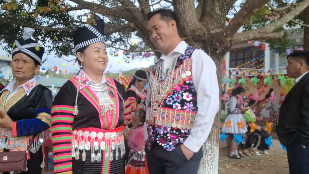 Thaiv vaj & nkauj ntxhoo kwv txhiaj nkauj nraug 18/2/2026