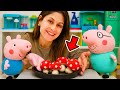 Peppa Pig oyuncakları! Çikolata yemek isteyen George için mantar kurabiye yapalım!