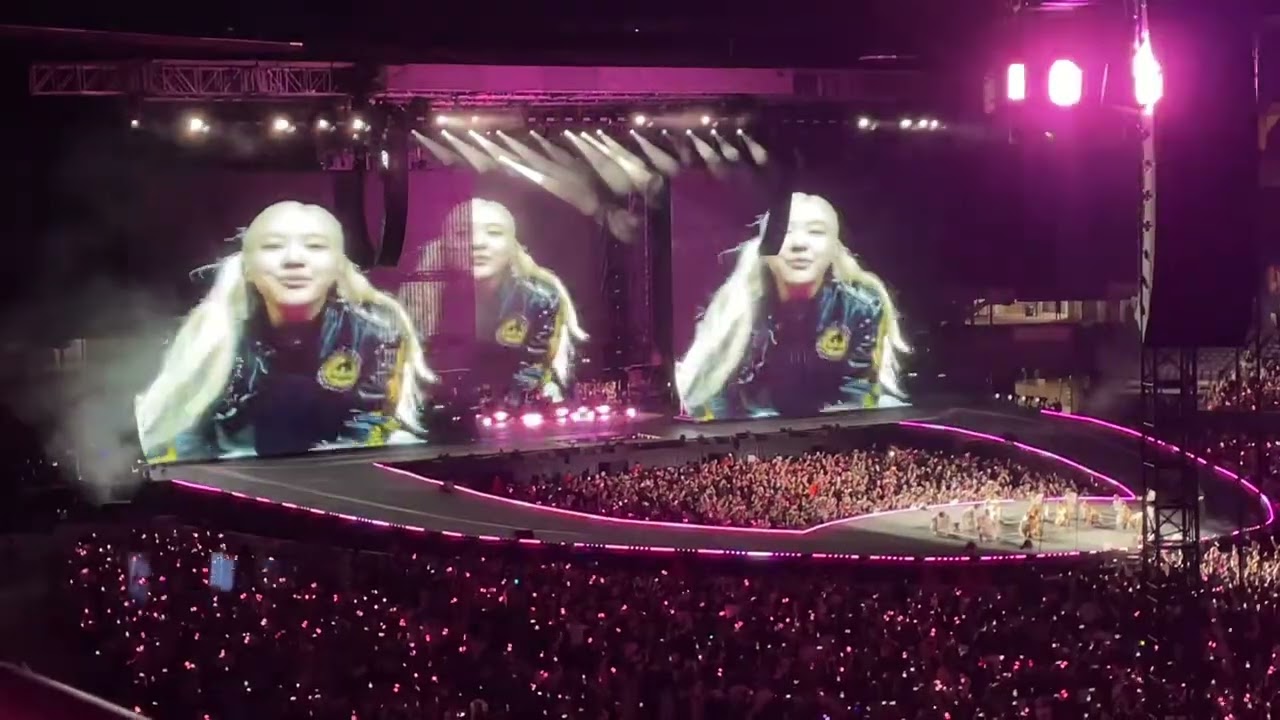 BLACKPINK ROSE ‘APT ft. Bruno Mars’ DEADLINE WORLD TOUR 7.18.25 CHICAGO SOLDIER FIELD