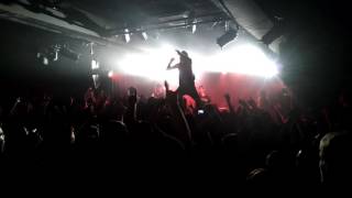While She Sleeps - directe a Bcn