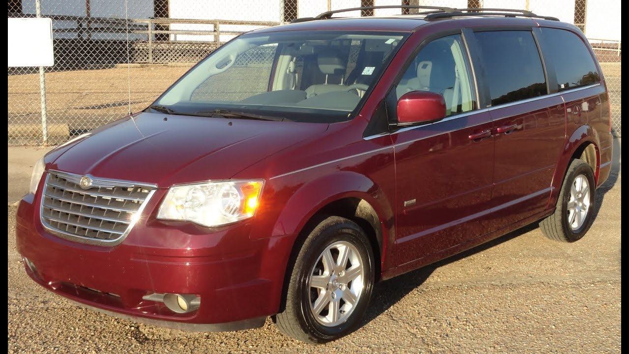 2008 chrysler town and country van