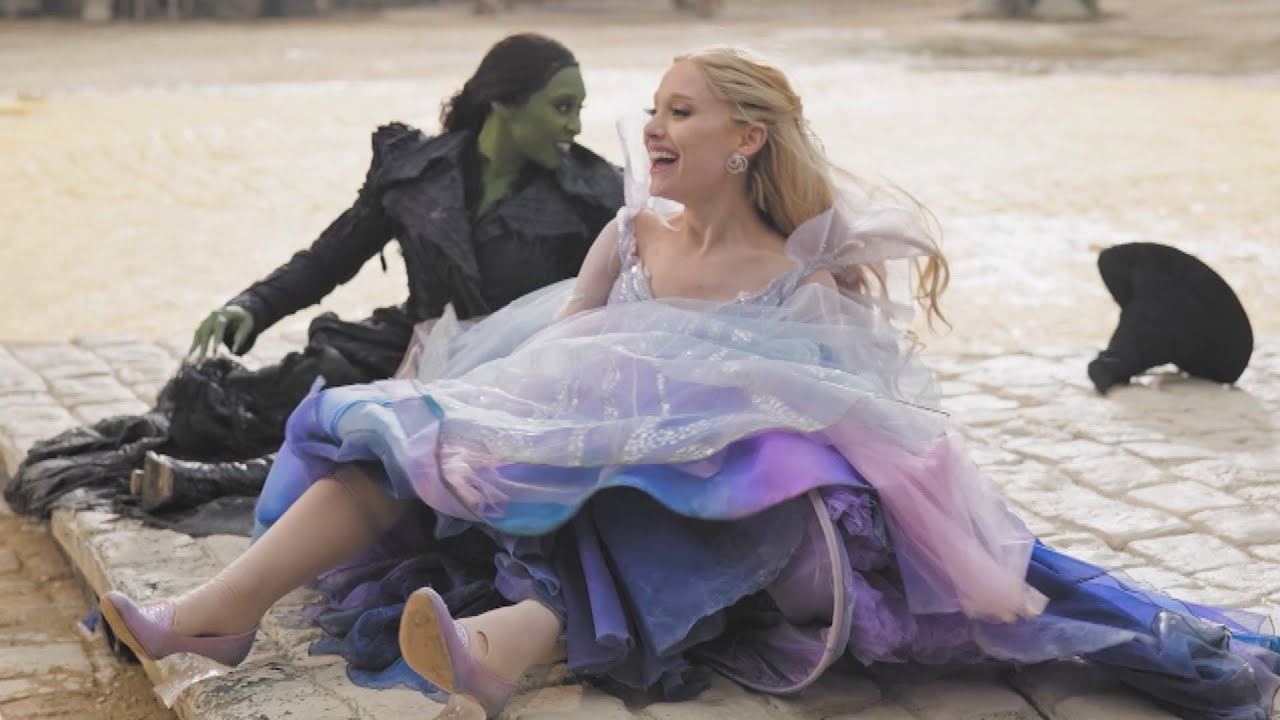 Wicked: For Good | Behind the Scenes of Glinda and Elphaba's 'Witches Duel' (Exclusive)