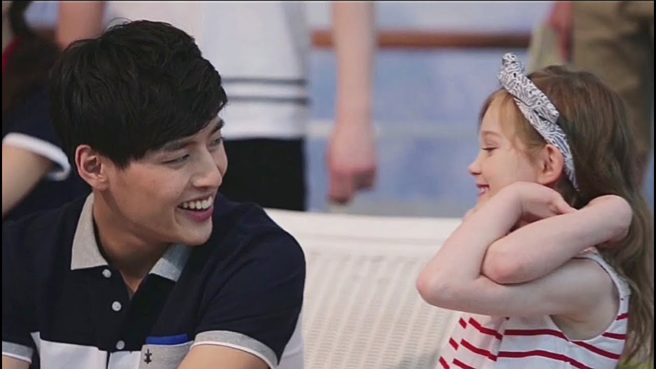 Kang Ha Neul 강하늘 is a happy coworker (3/4)