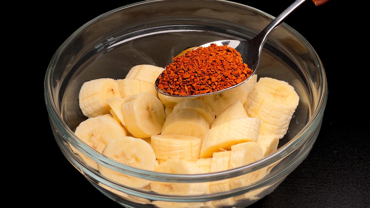 Die Banane mit Kaffee verquirlen und Sie werden mit dem Ergebnis zufrieden sein!