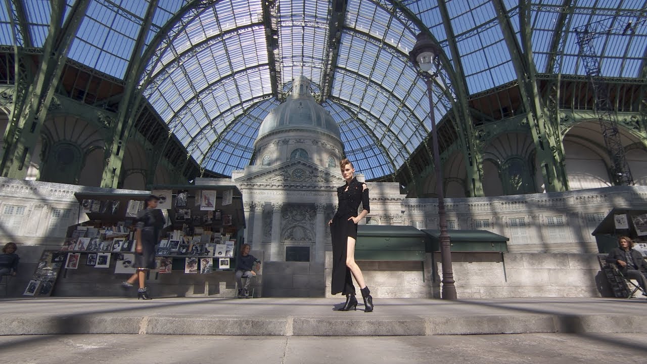 Fall-Winter 2015/16 Ready-to-Wear Show – CHANEL Shows