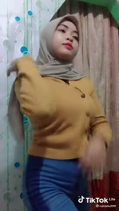Jilbab goyang bikin tegang