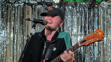 Geordie Greep Plays Synth Guitar Jam Session with American Bassist - Windmill Brixton - 09/12/25