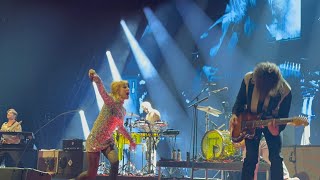 Paramore Tour 2023 (Live in London, UK - The O2 Arena)