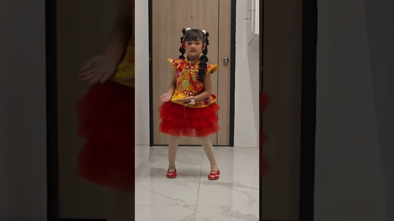 กลับมาเต้นเพลง H.N.Y. ที่แสดงงานวันตรุษจีนให้คุณแม่ดู วันงานมุมไม่ได้ #ตรุษจีน2026  #chinesenewyear