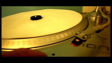 ION iTT USB ENABLED BELT DRIVE USB TURNTABLE RECORD PLAYER