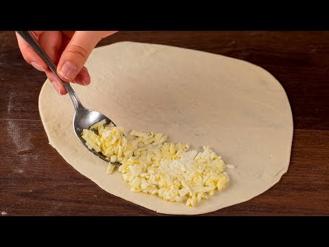 je-les-mangeais-avec-appétit,-dès-que-la-grand-mère-les-sortait-de-la-poêle.-│-savoureux.tv