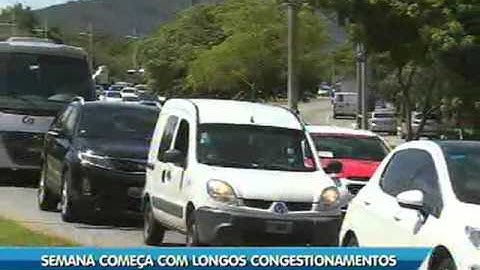 Trânsito de Florianópolis para após problema em um semáforo da Beira-mar