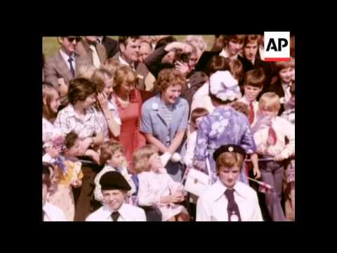 HM THE QUEEN VISITS NORTHERN IRELAND - COLOUR