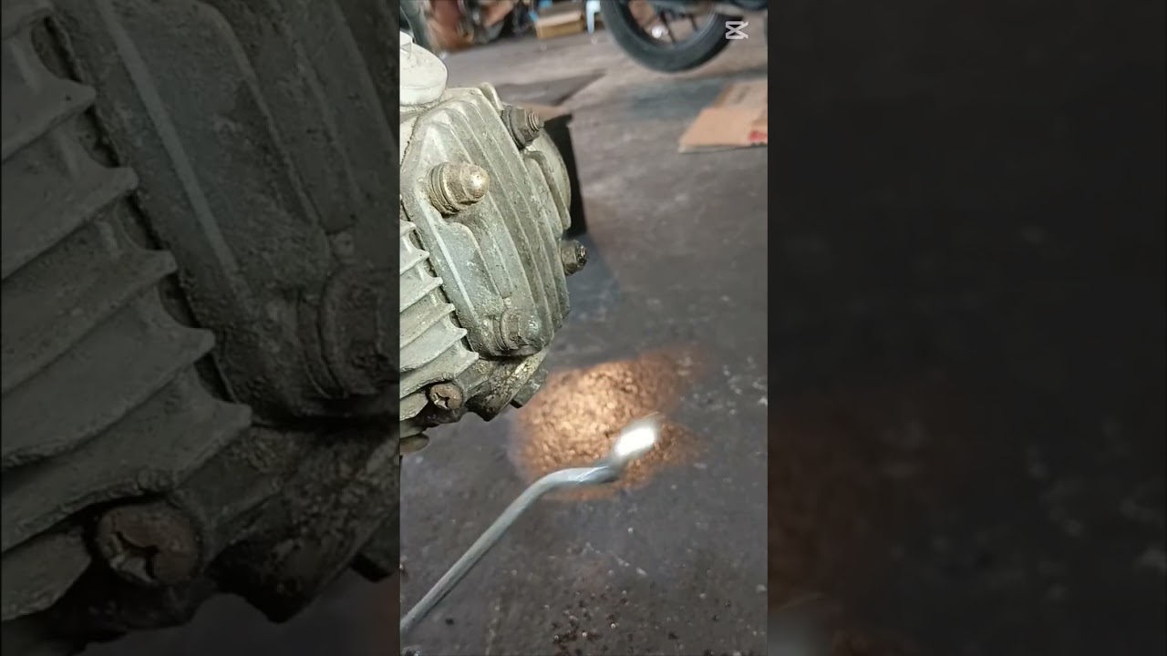 verificando si el sistema de lubricación esta en perfecto estado