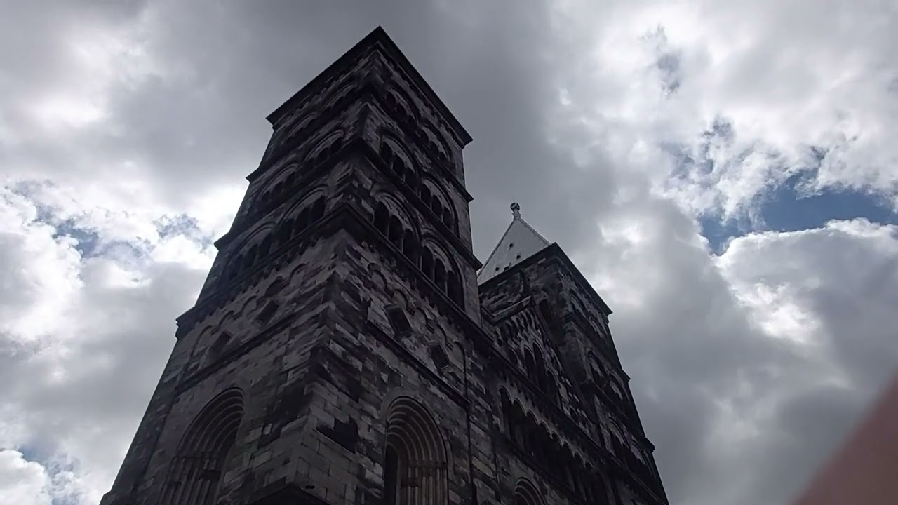 Ringning inför bön i Lunds domkyrka, (bell ringing for prayer in Lunds cathedral)