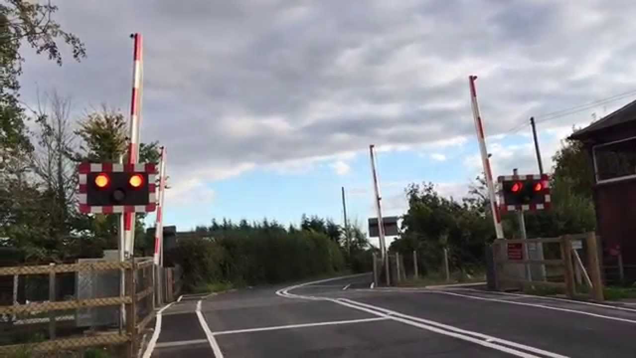 Newland East level crossing revisited - YouTube