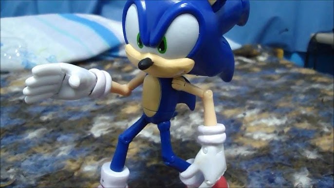 TESTANDO O SUPER BONECO DO SONIC QUE ESTICA MUITO!!! 