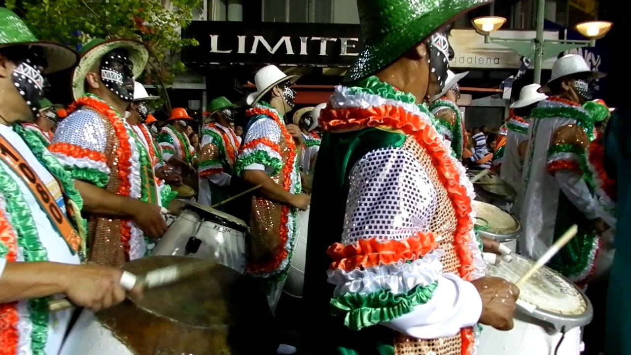 UN CORTE DE LUBOLOS C 1080