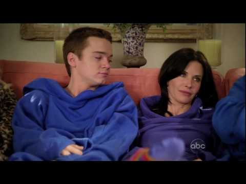 Cougar Town - Courtney Cox - Finding Love