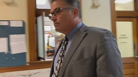 Judge declares mistrial after jury fails to reach verdict in case of former Waco attorney charged in