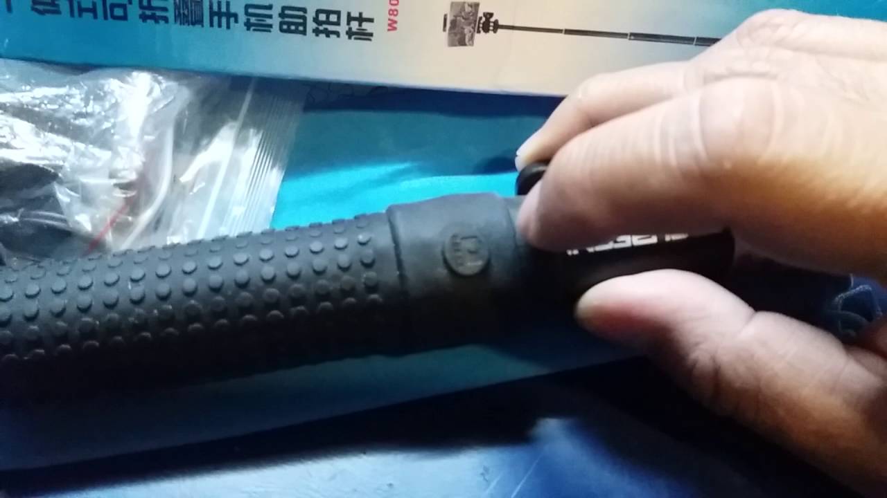 Floureon selfie stick not working and broken - YouTube