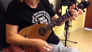 Video-Miniaturansicht von „Willin' on ukulele“