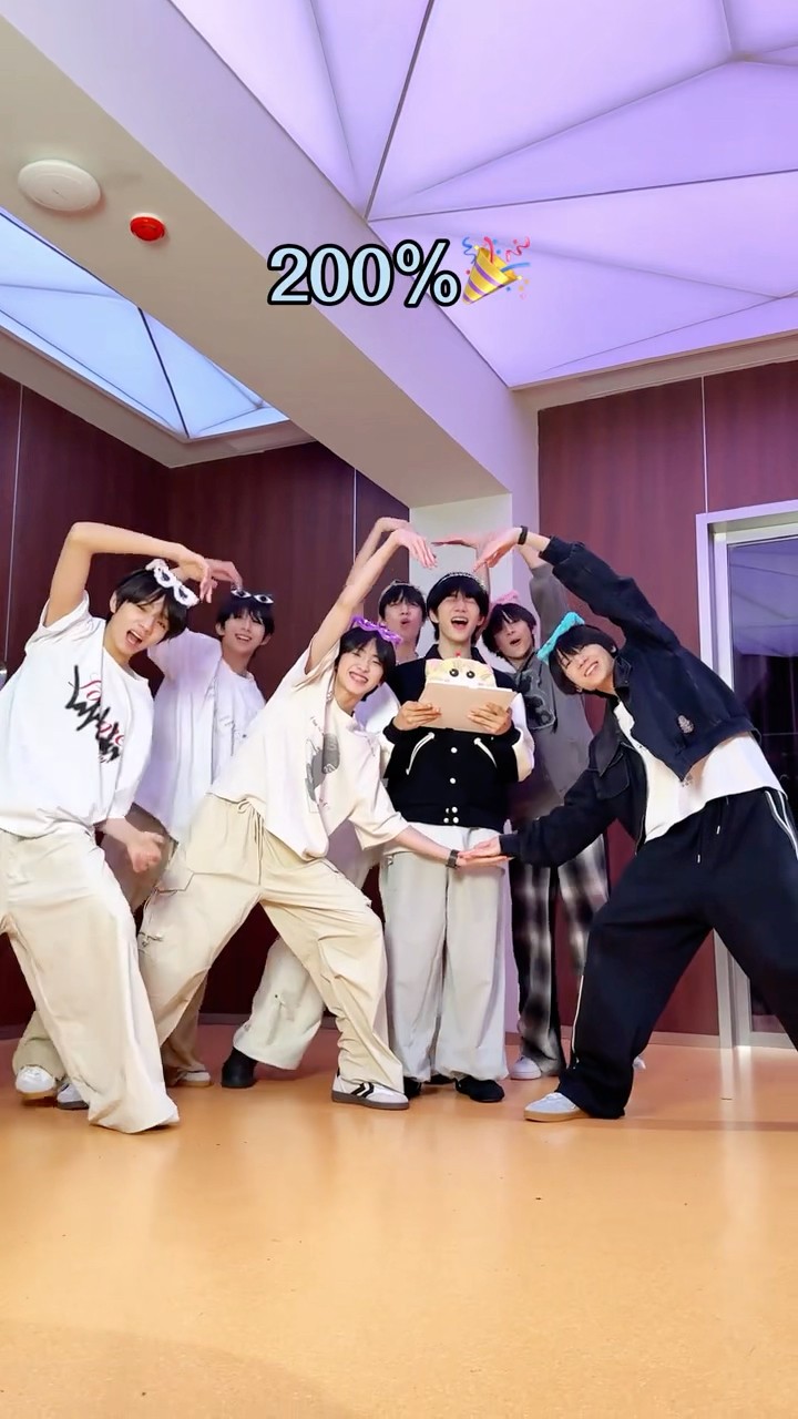 TF家族四代【左奇函】 ZuoQiHan - YouTube