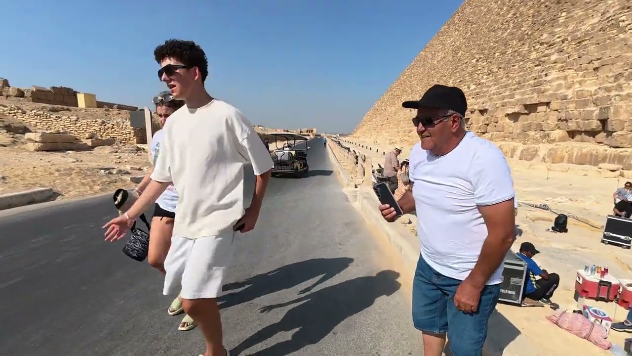 La plimbare pe platoul Giza