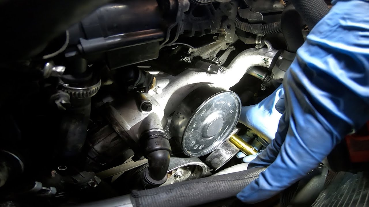 BMW X5 X6 V8 - Belt Tensioner Replacement