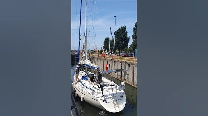 ??? Vlissingen Netherlands ???? Sluicebox @TravelwithHugoF  #boatlock #sluicebox #sluice #sluis