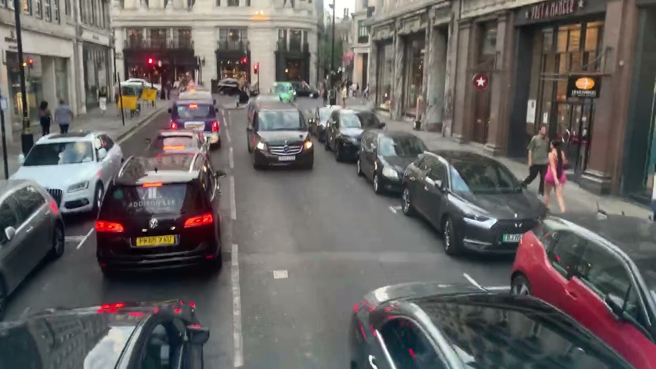 London bus route 22 green park station-Margaret Street Oxford Circus station￼