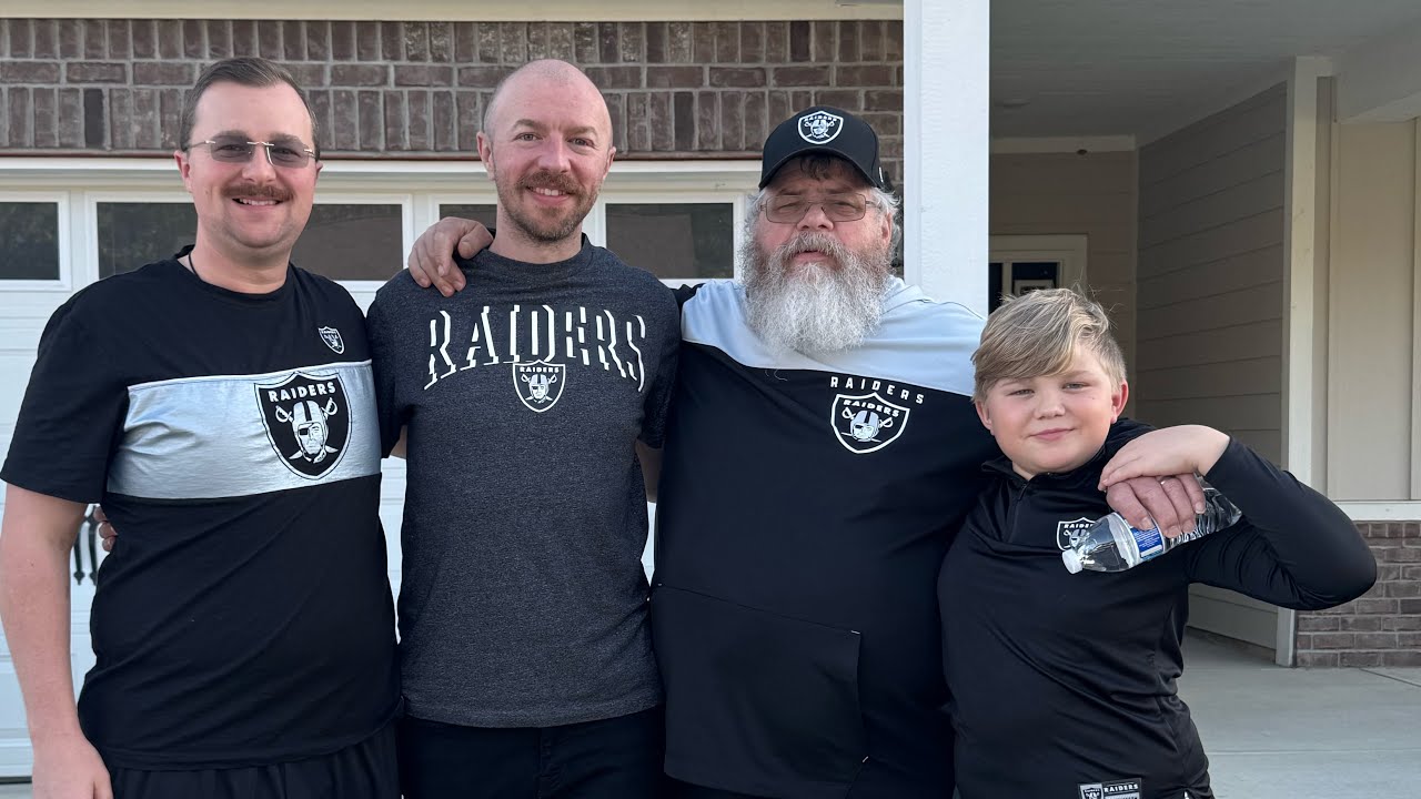 Kan pa nau leh a fapa an lo zin , ka pa pawh a rawn tel ve a hun nuam tak kan hmang . #happyfamily 