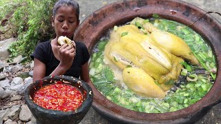 Chicken Soup There Taste Delicious with Peppers sauce for Food in Forest