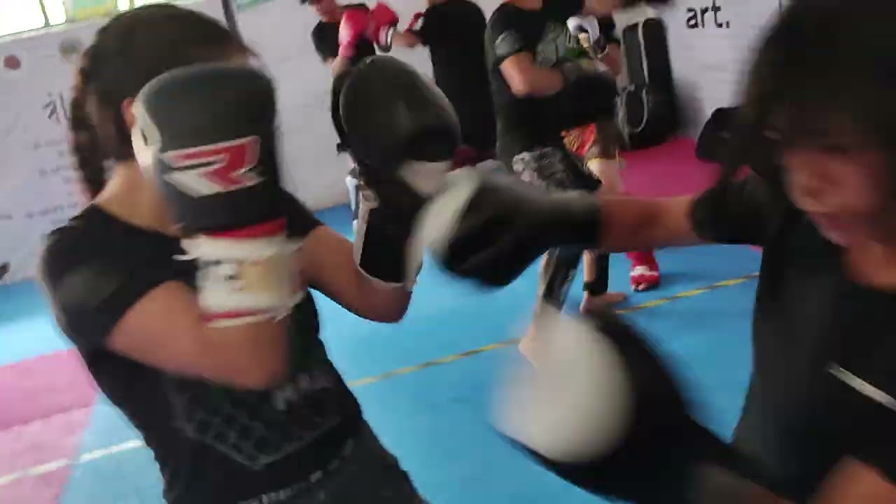 Saparring mujeres mma 