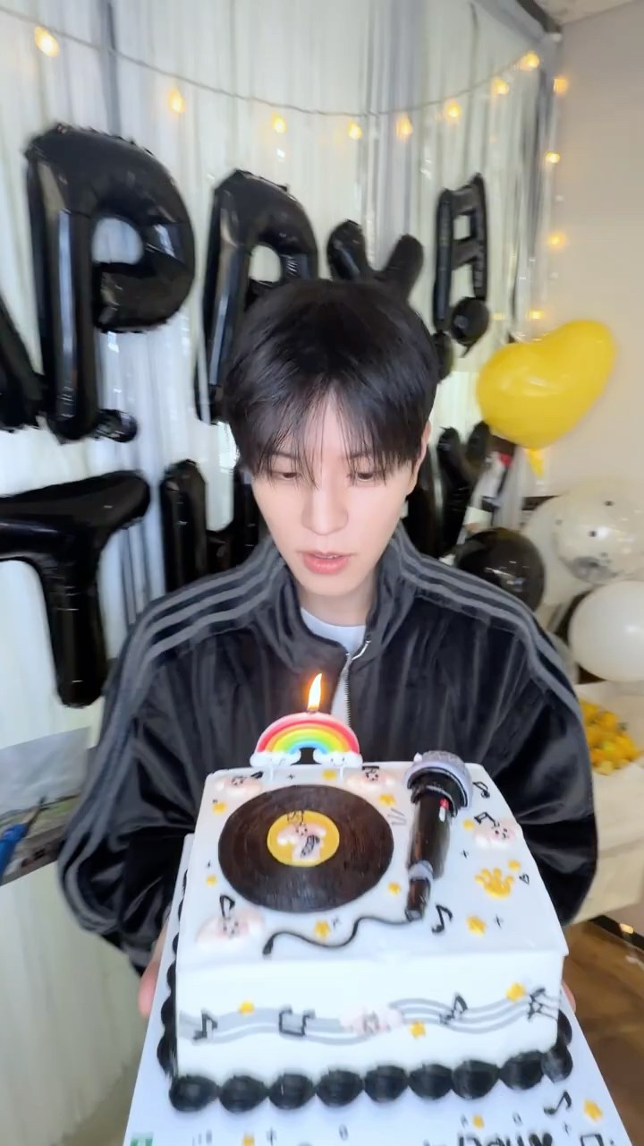 🐶's birthday🎶 #StrayKids #스트레이키즈 #승민 #Seungmin #HappySeungminDay #YouMakeStrayKidsStay