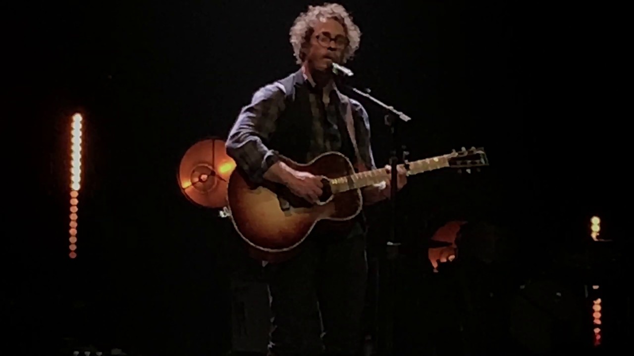 Night Train (acoustic) Amos Lee (My New Moon Tour 2019) YouTube